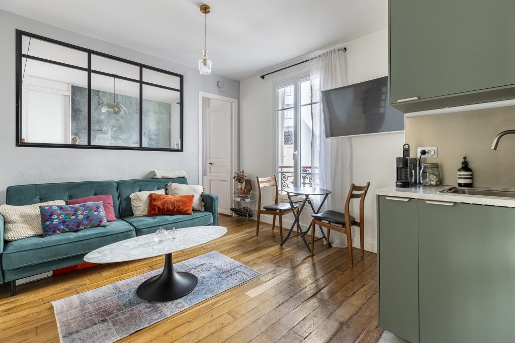 2 pièces meublé rénové, immeuble pierre de taille, Rue Ordener