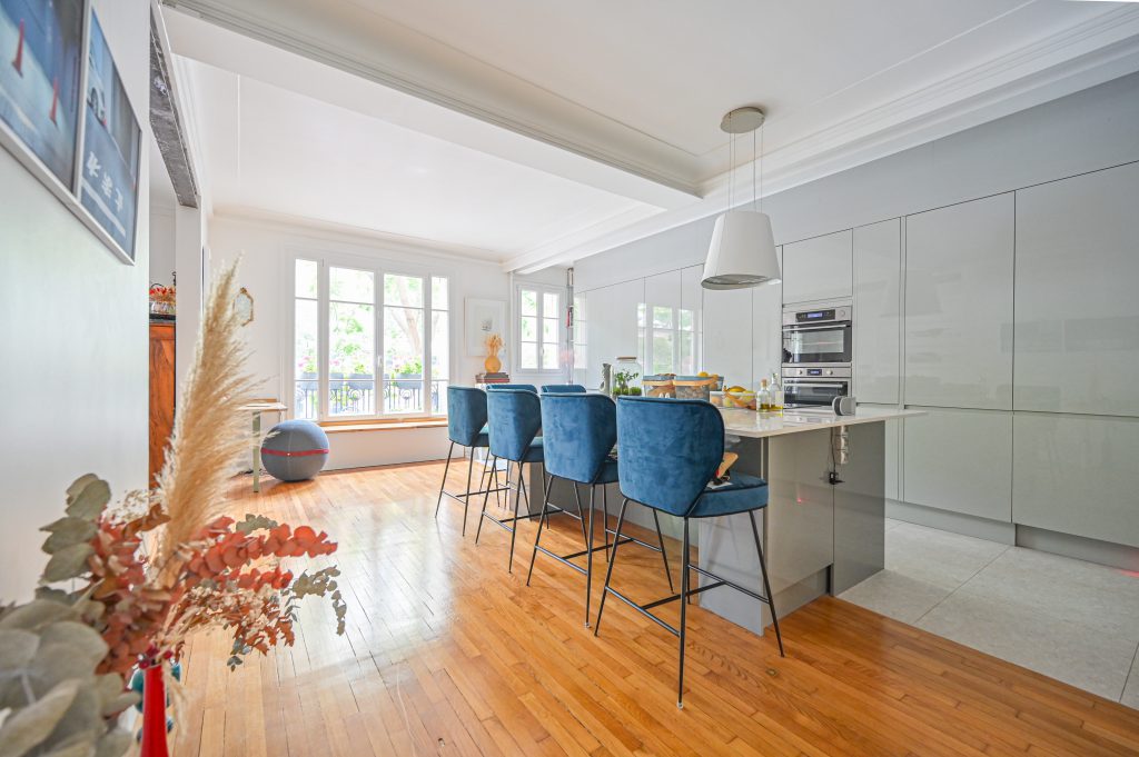 Appartement familial traversant Art Déco, Radio France, 5 pièces 127 m²