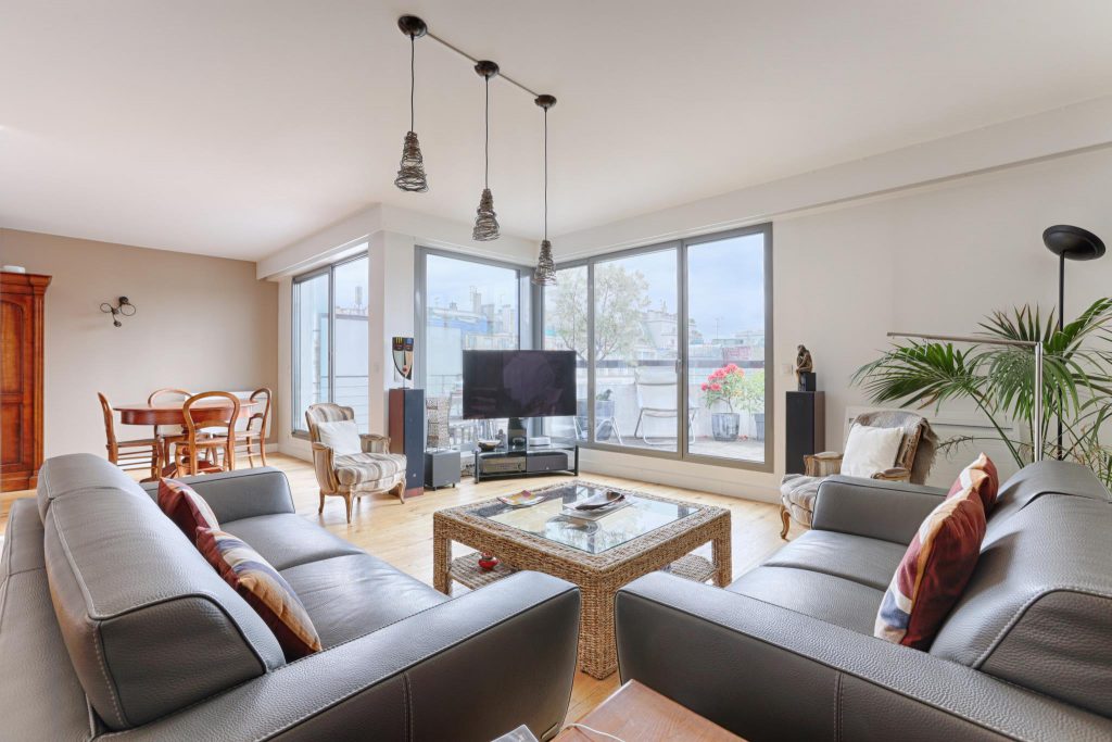Appartement 4 pièces avec terrasse, immeuble 2009, Porte de Saint-Cloud