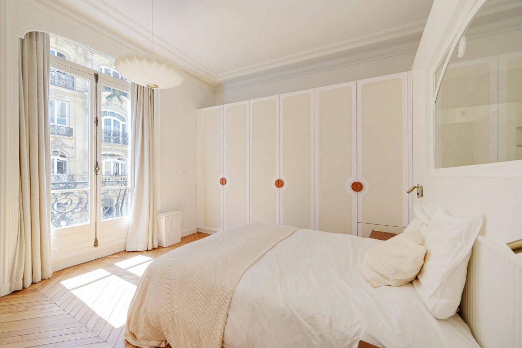 Appartement d&rsquo;exception 188 m² avec balcons et vue Tour Eiffel, immeuble haussmannien – Rue Edmond Valentin, Gros-Caillou