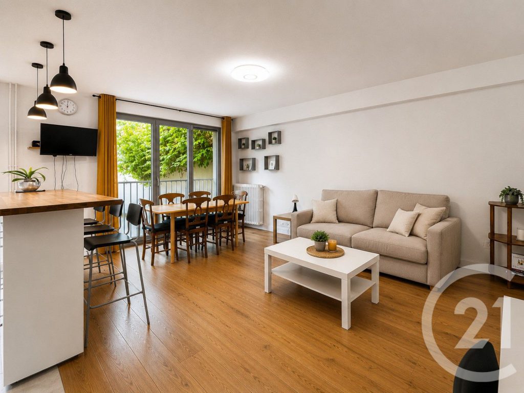 Appartement 3 pièces traversant rénové 69 m² — Paris 13e Arago / Glacière