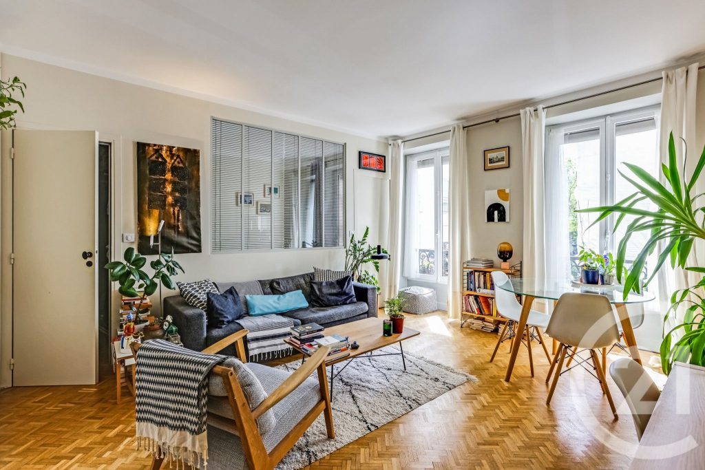 Appartement 2 pièces 39 m² rénové, exposition Sud-Ouest – Paris 11e Folie-Méricourt