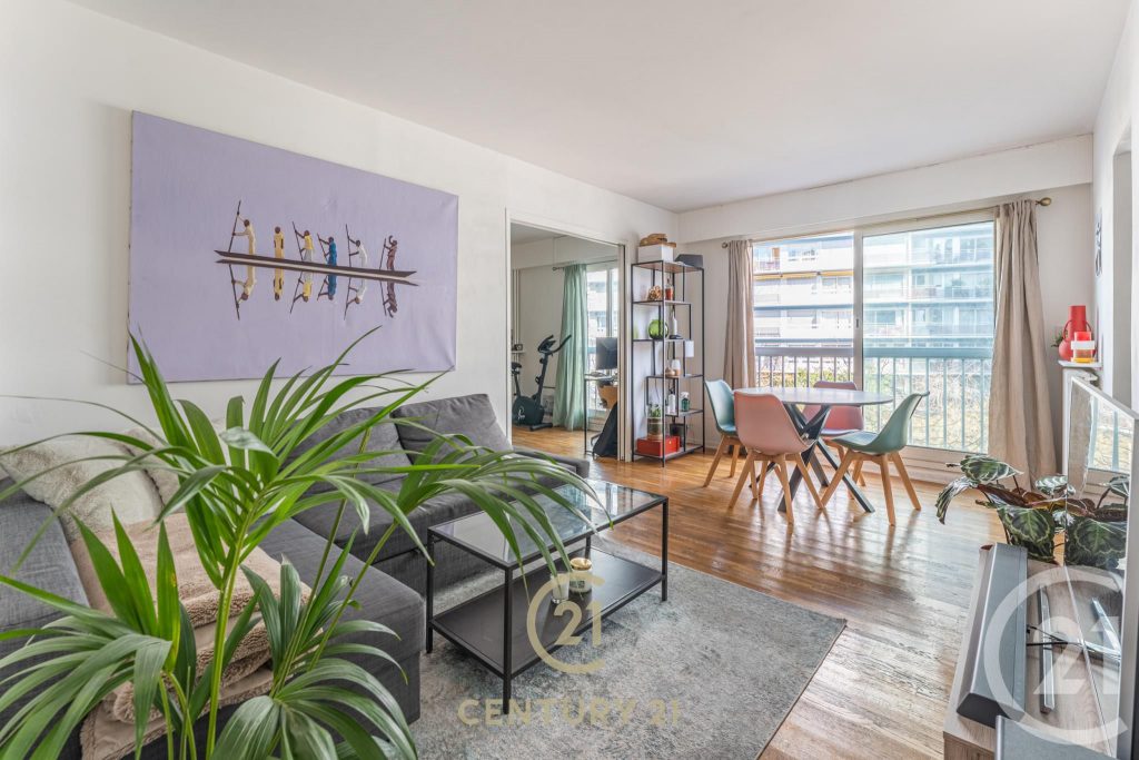 Appartement 2 pièces, 54 m², étage élevé avec ascenseur et parking
