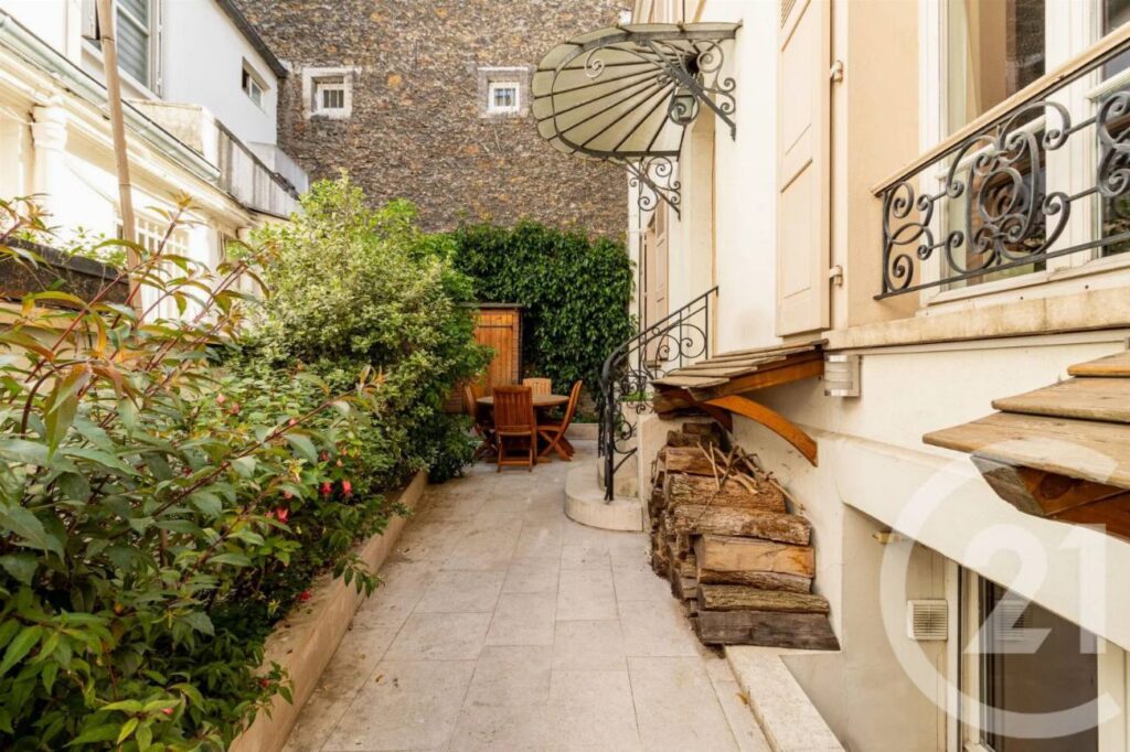 Maison 6 pièces 178 m² – Paris 17e Batignolles