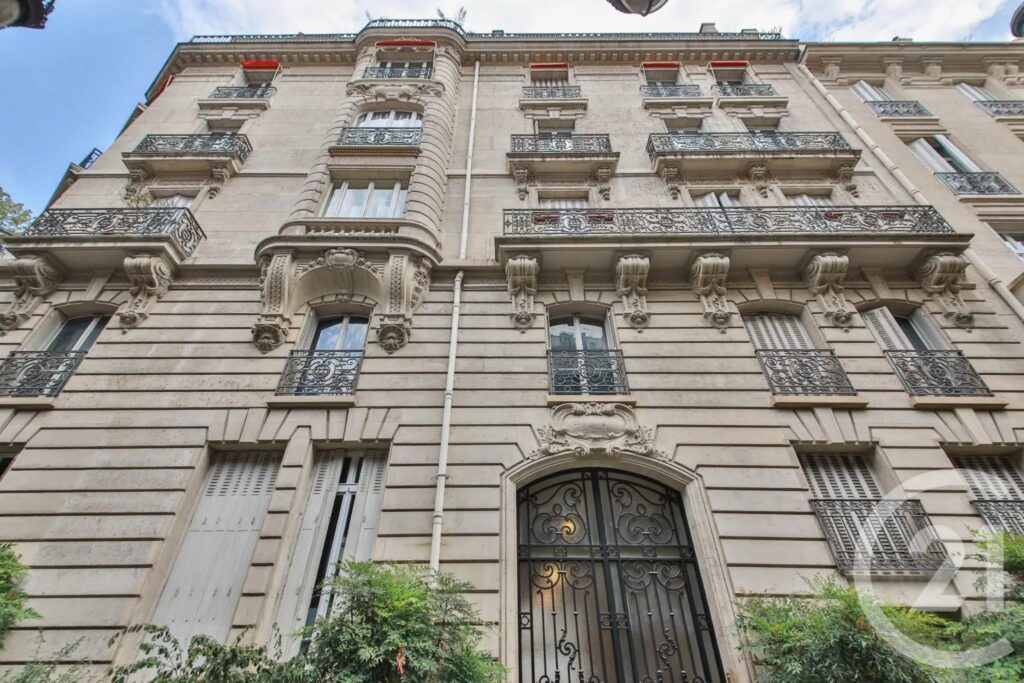 Appartement 6 pièces 208,93 m² à rénover – Paris 16e Passy